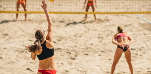 beach volleyball vs Indoor volleyball