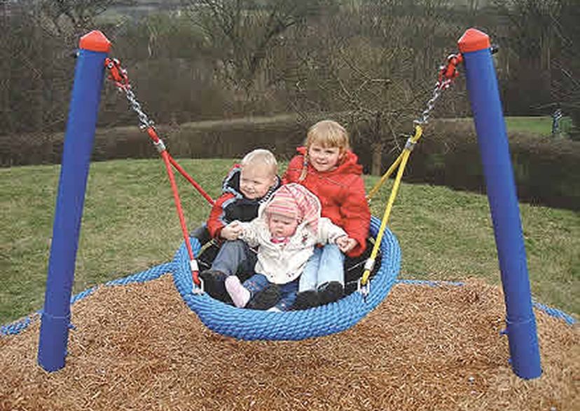 Mini M-swing with mini bird's nest