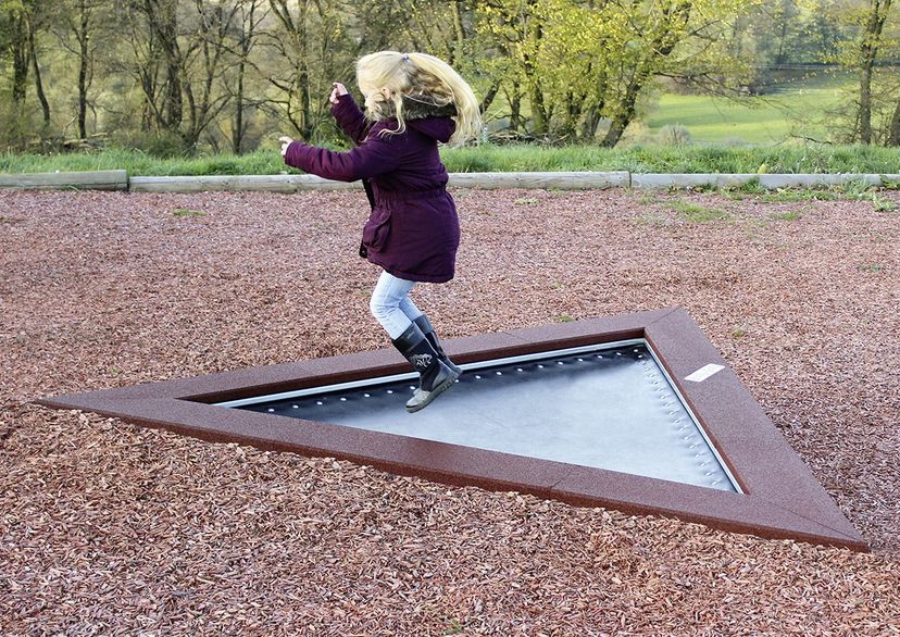 “Triangulum” Trampoline