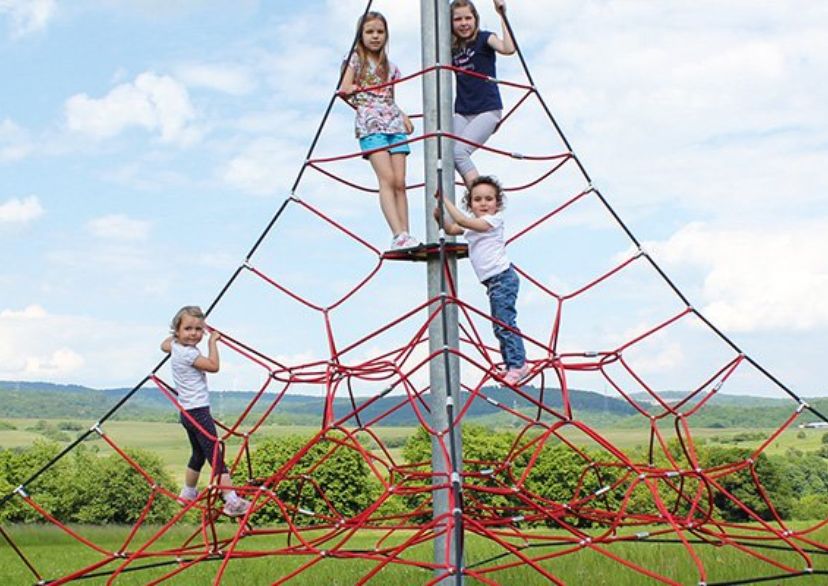 SPIDER 4 rope pyramid with 4 guy lines