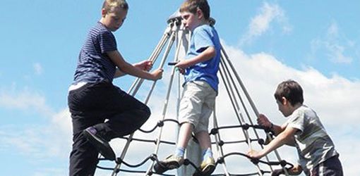 Rope playground equipment for juniors