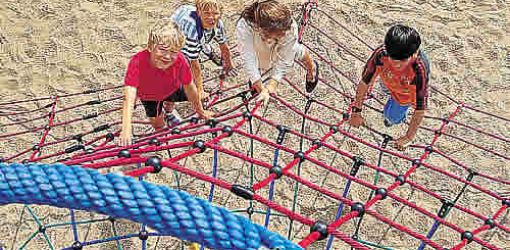 Rope net pyramid