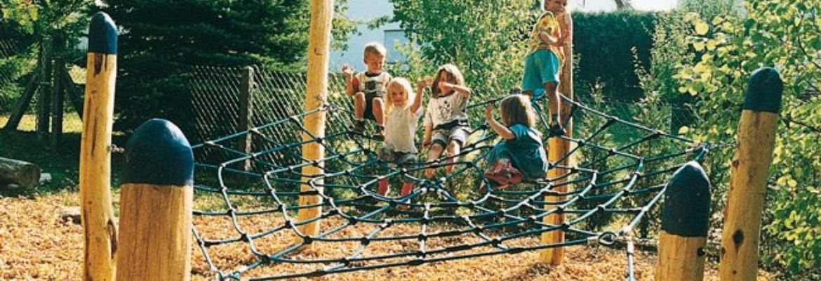 climbing cargo net for treehouse