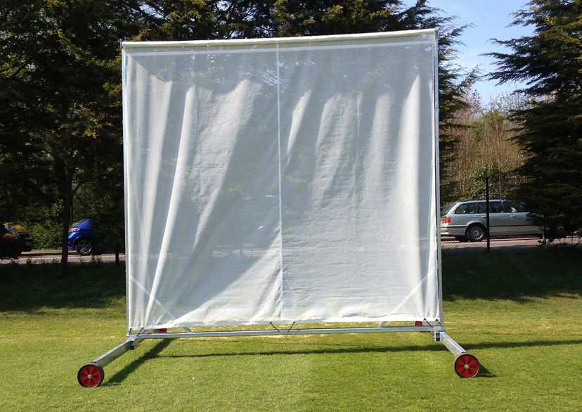 retractable sightscreen