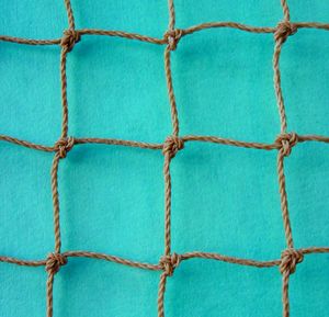 The Difference Between Knotless vs. Knotted Netting