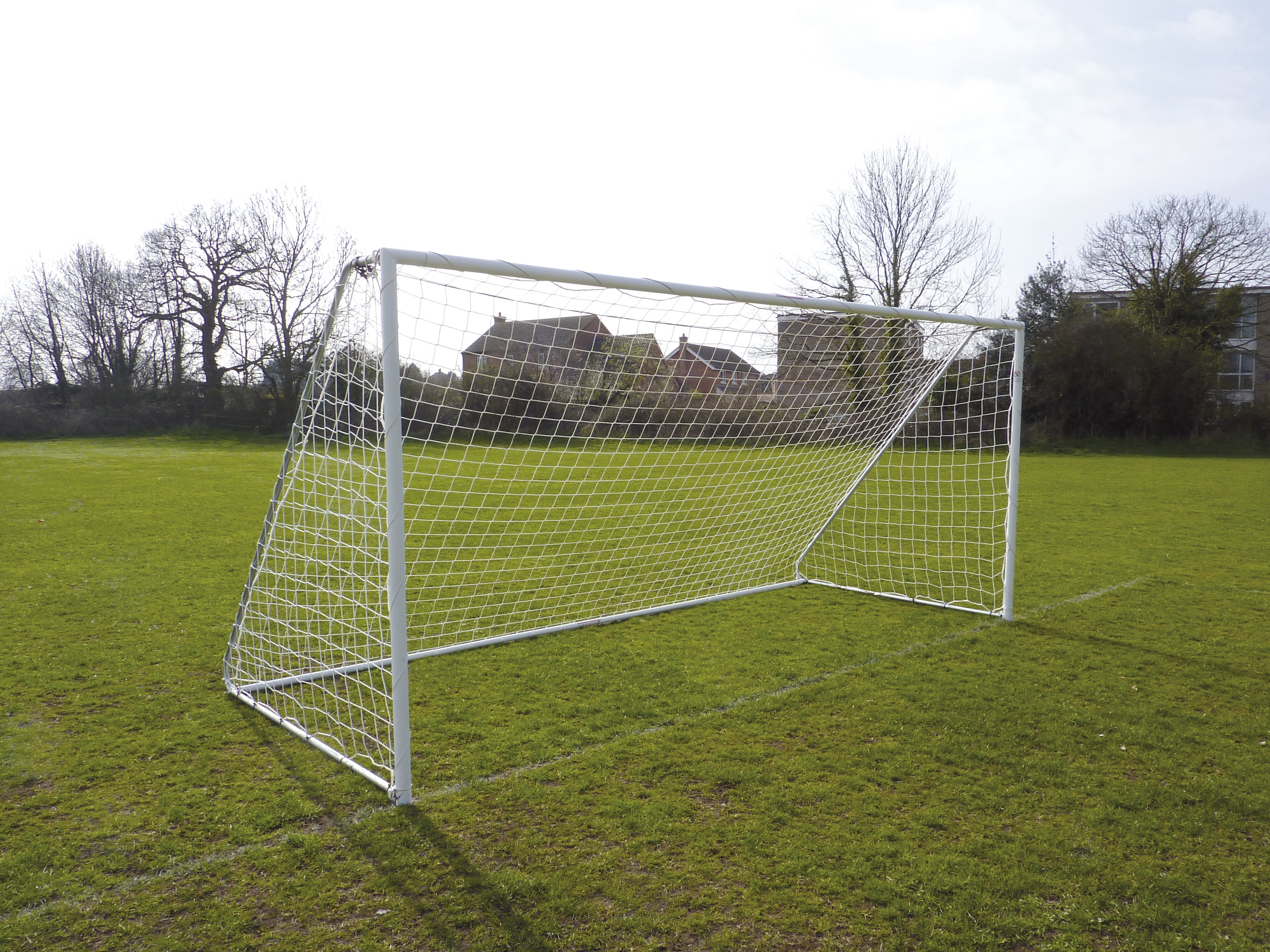 5 Tips To Set Up Football Goals For Your Garden For Maximum Fun! Huck